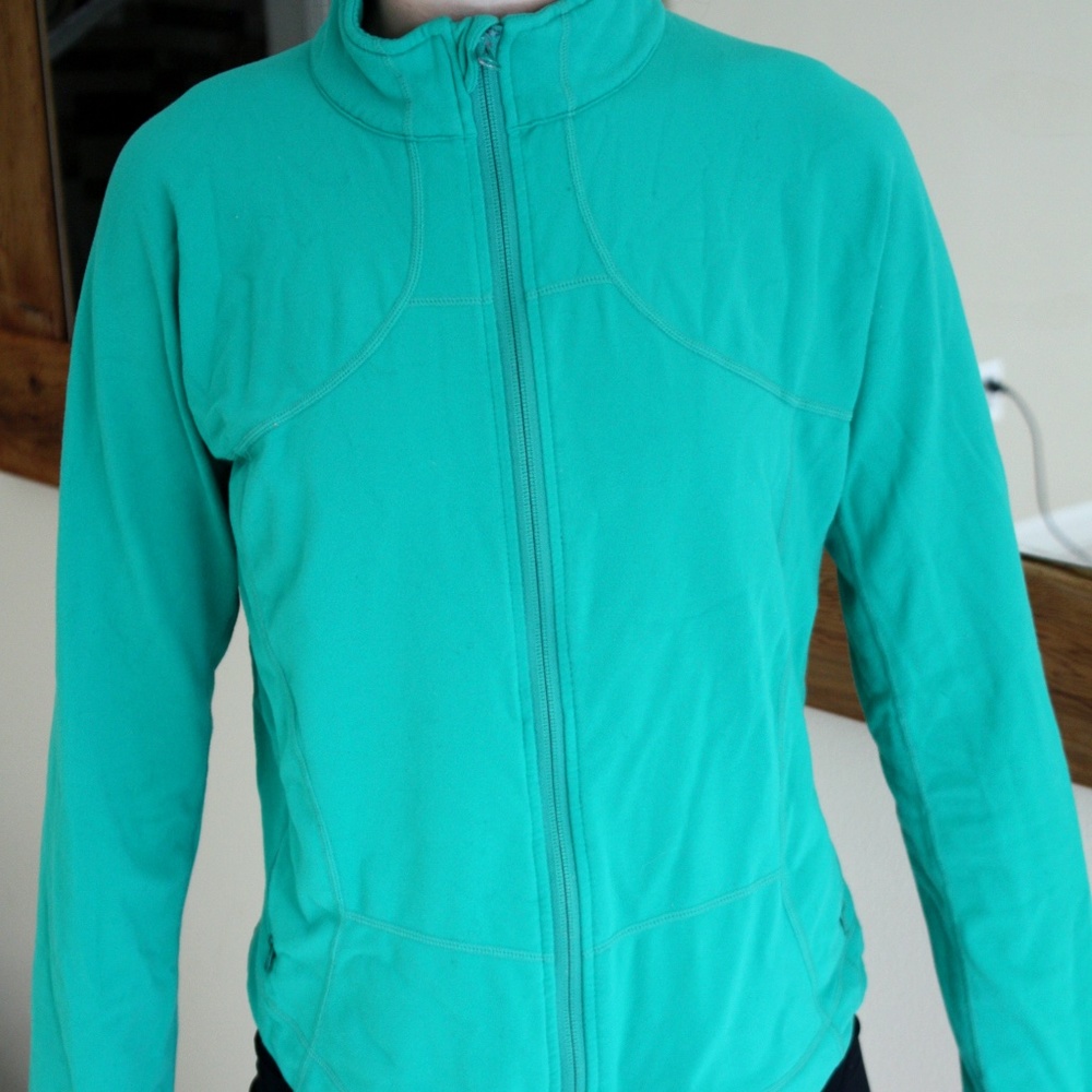 Lululemon, Size M/8,  turquoise/green zip up jacket, w/o hood w/ front pockets